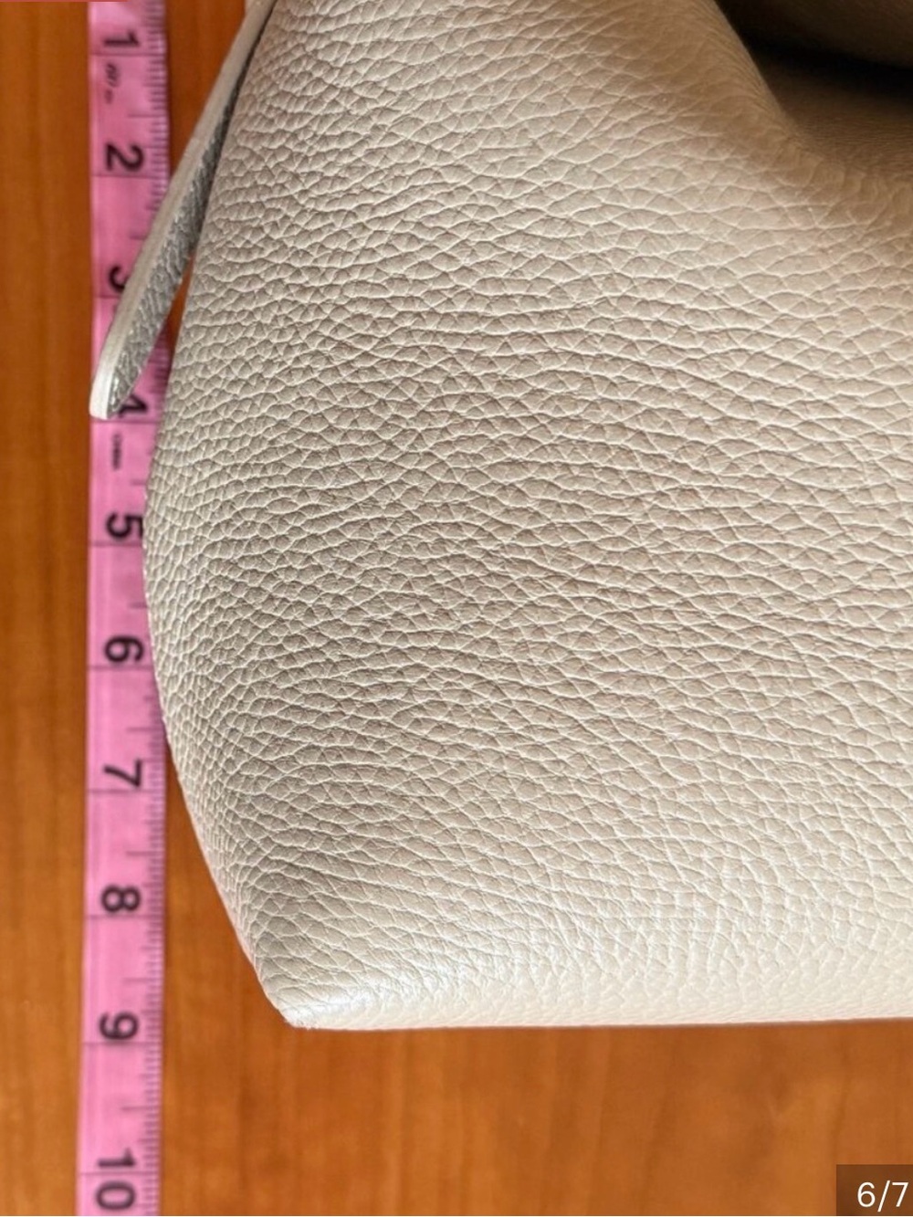Minimalist Women's Genuine Leather Shoulder Bag in Tan with Gold Clasp - Picture 6 of 7